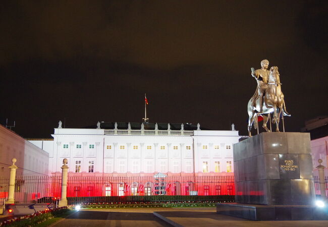 大統領官邸 (ラジヴィウ宮殿)