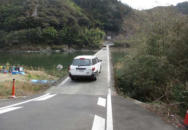 歩行者とならばすれ違うことが可能