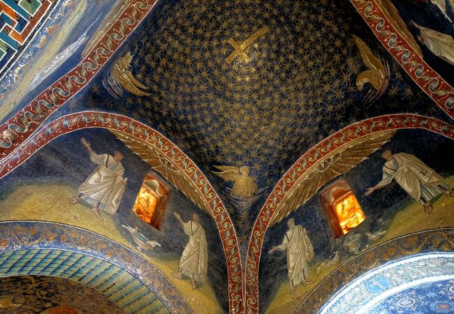 ラベンナ最古のモザイク