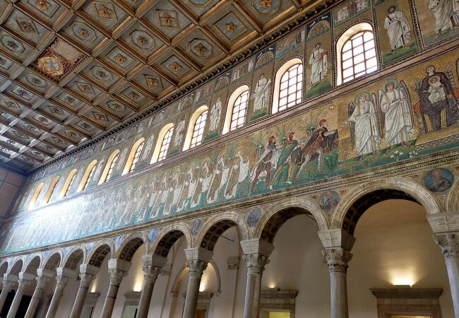 新聖アポリネール教会