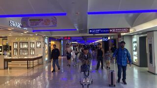 活気のある空港