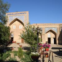 中庭は広々としています。