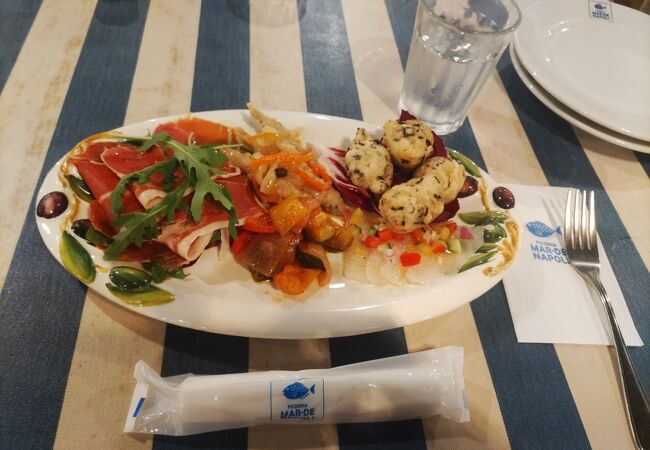 乗り継ぎ利用　MAR-DE NAPORIでランチ