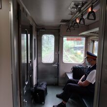 列車は平渓線から通しで海科館駅まで運行している