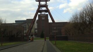 エッセンのツｫルフェライン炭坑業遺産群