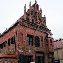 雷神ベルクーナスの家