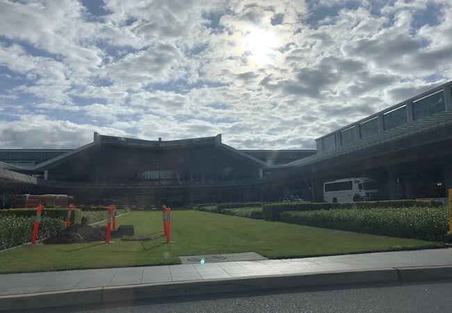 キャンベラ国際空港 (CBR)