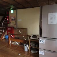 共用の冷蔵庫と調理器具