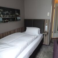 コンパクトで機能的な客室内