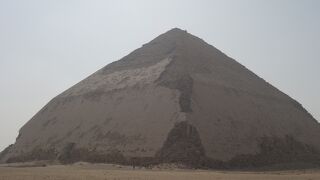 屈折ピラミッド