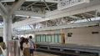 とても大きくてモダンな駅