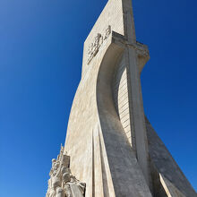 大きなモニュメント