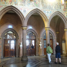 ホールのモザイク画