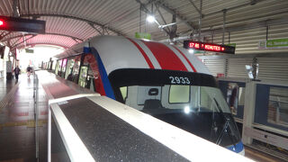 ノロノロ走るモノレール