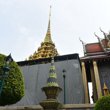 プラ モンドップ (ワット プラケオ内)