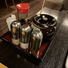 ふと見ると醤油はヤマサ…バンコクでありながら凄いな