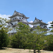 Although the castle is small and compact, it can be viewed at a leisurely pace with relatively few visitors