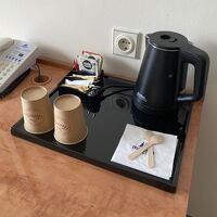 部屋にケトルあり、USBパートなどはないです