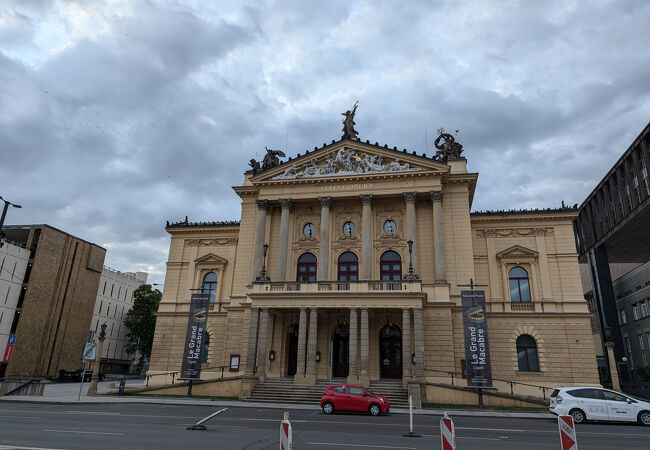 国立オペラ劇場