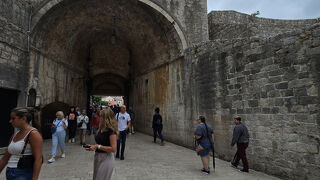 ドブロブニクの３つ有名な門の中１つ