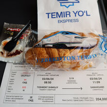 サービスの軽食と飲み物