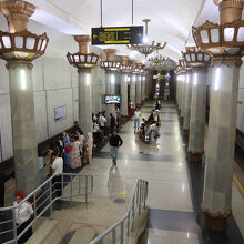 ユーヌス・ラジャビイ駅