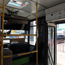 夏は扉を開けて走行