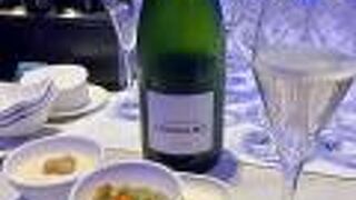 シャンパンとフムス