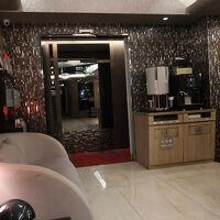 フロント・ロビー