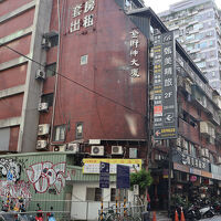 ホテルが入っている雑居ビル