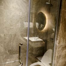 シャワーでさっぱり