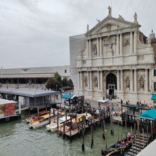 サンタ マリア ディ ナザレ教会 (スカルツィ教会)