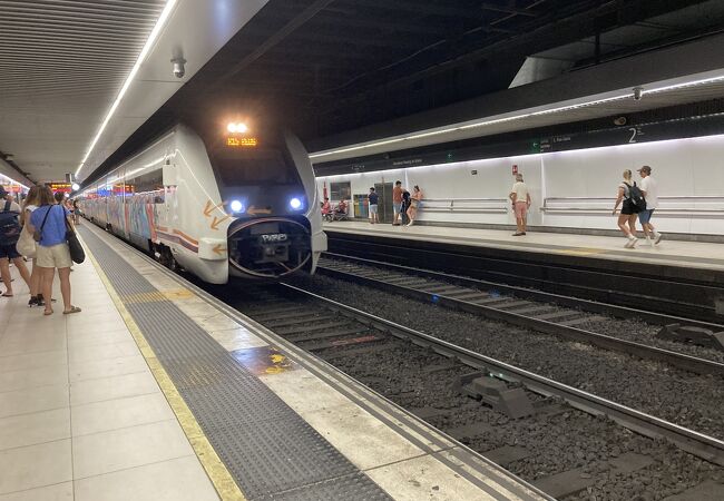 パセジ ダ グラシア駅　