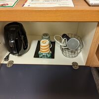 部屋にコーヒーは無いです。お茶はあります。