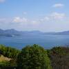 島の中央部に位置する積善山がけっこう立派にそびえています