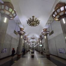 ユーヌス・ラジャビイ駅