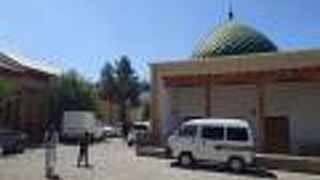 チョルスー・バザールの近く