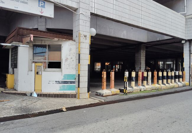 バスターミナル (バンダルスリブガワン)