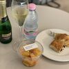 食べ物や飲み物充実のオススメラウンジ