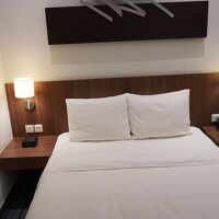 クイーンベッドは柔らかく寝心地がよかったです