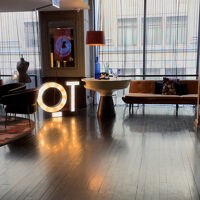 ロビーのQTマーク