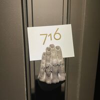 部屋番号が手！