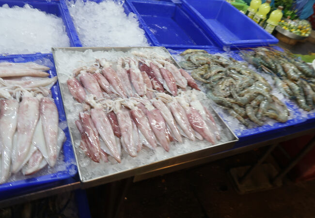ホアヒンの食を支える市場