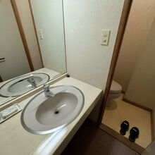 本館の洗面所が小さく使いにくそうで、積善館を選びました。