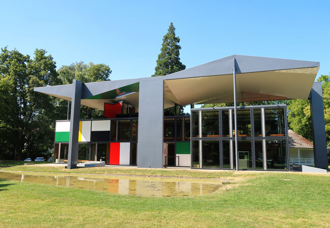 Amazon.co.jp: 交渉可 洋書建築本 ルコルビュジエ Pavillon