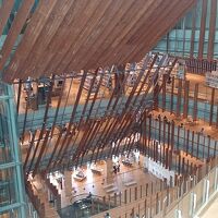 富山市ガラス美術館