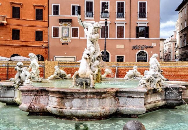 ネプチューンの噴水 クチコミ・アクセス・営業時間｜ローマ【フォー