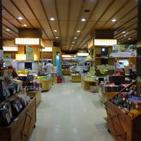 土産物店も大きい