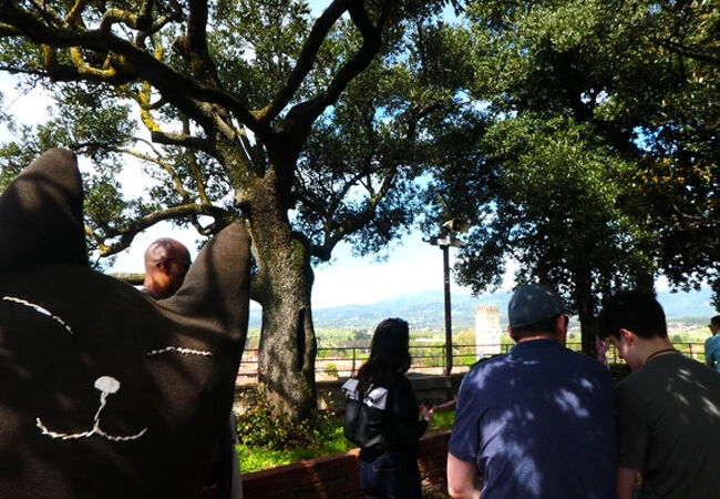 グイニージの塔