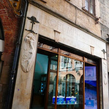 65番地はビーナス香水店